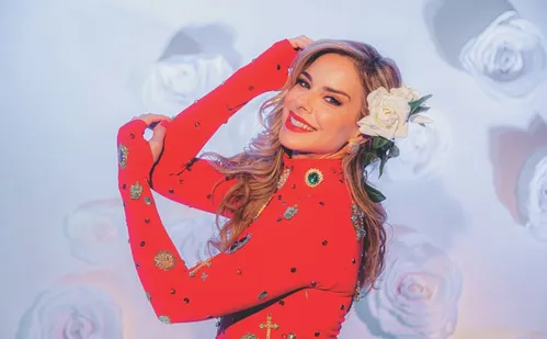 
          Imagem ilustrativa da imagem Força e fé em recomeço da cantora Flavia Mendonça
          