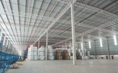 
          Imagem ilustrativa da imagem Fundo imobiliário avança na compra de centro logístico em Viana por R$ 643 milhões
          