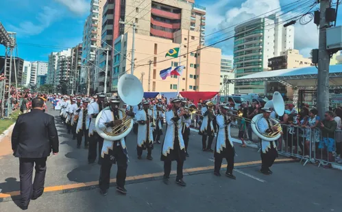 
          Imagem ilustrativa da imagem Guarapari celebra 135 anos com 16 shows de graça, rodeio e desfile
          