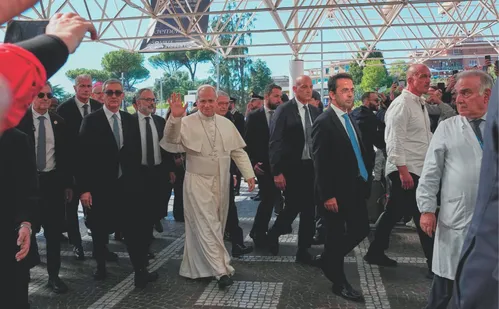 
          Imagem ilustrativa da imagem Igrejas no ES celebram missas e orações pela saúde do Papa
          