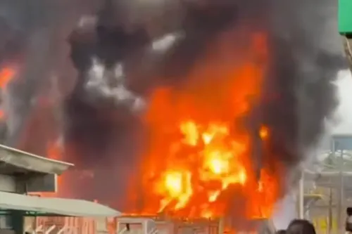 
          Imagem ilustrativa da imagem Incêndio atinge área de usina em Vitória de Santo Antão
          