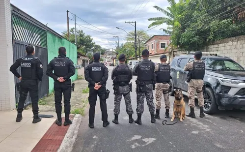 
          Imagem ilustrativa da imagem Investigado destrói celular durante operação contra lavagem de dinheiro no ES
          