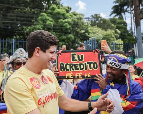 
          Imagem ilustrativa da imagem João Campos vota no Recife e fala em "compromisso com o futuro de Pernambuco"
          