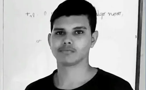 
          Imagem ilustrativa da imagem Jovem de 20 anos morre afogado ao saltar em cachoeira no Norte do ES
          