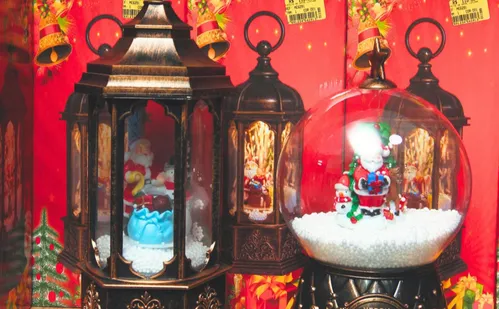 
          Imagem ilustrativa da imagem Lojas da Grande Vitória entram no clima do Natal; confira as tendências
          
