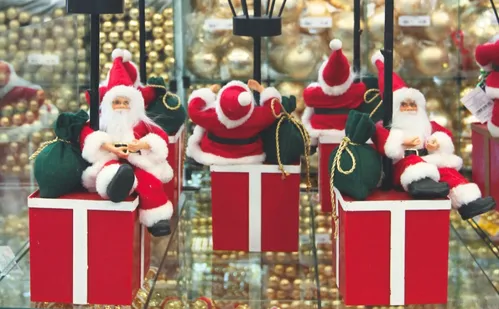
          Imagem ilustrativa da imagem Lojas da Grande Vitória entram no clima do Natal; confira as tendências
          