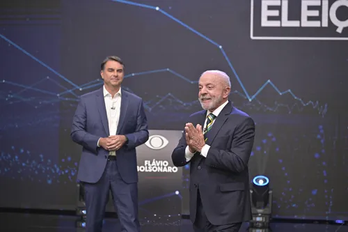 
          Imagem ilustrativa da imagem Lula condiciona debate a quebra de sigilo de Flávio
          