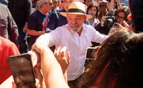 
          Imagem ilustrativa da imagem Lula fala que resultado é lição e ataca Flávio por Master e "ligações tenebrosas"
          