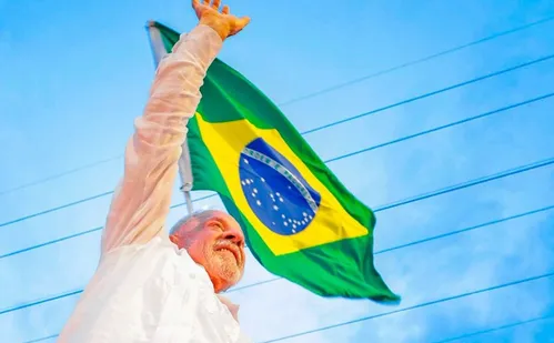 
          Imagem ilustrativa da imagem Lula toma posse para quarto mandato em 5 de janeiro de 2027; entenda mudança
          
