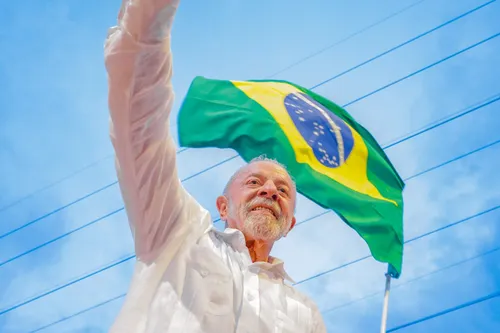 
          Imagem ilustrativa da imagem Lula visita Petrolina para ato de campanha nesta terça-feira (20)
          