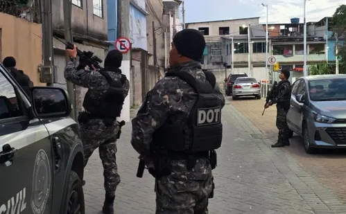 
          Imagem ilustrativa da imagem Mais de 20 suspeitos presos em operação contra tráfico de drogas em Vitória
          
