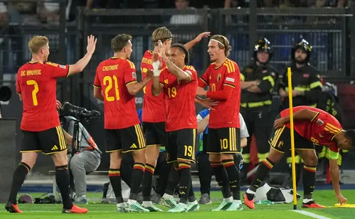 
          Imagem ilustrativa da imagem Mbappé marca, se machuca e França derrota Turquia
          
