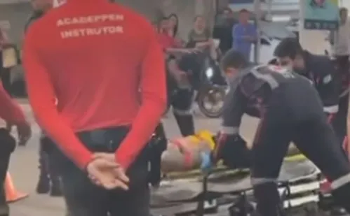 
          Imagem ilustrativa da imagem Motociclista fica ferido após colidir com viatura da Polícia Penal em Vila Velha
          