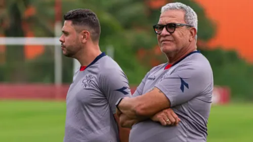 
          Imagem ilustrativa da imagem Náutico demite Hélio e Guilherme dos Anjos do comando técnico
          