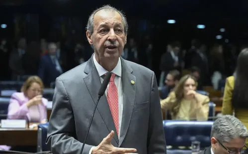 
          Imagem ilustrativa da imagem Omar Aziz é eleito governador do Amazonas
          