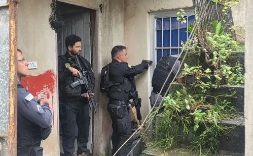 
          Imagem ilustrativa da imagem Operação mira facção que extorquia provedores de internet no ES
          