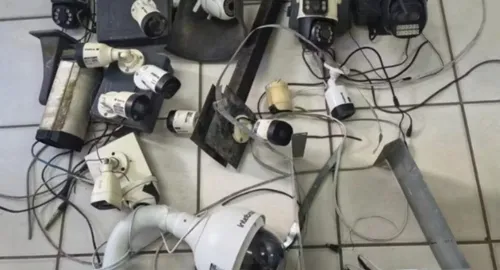 
          Imagem ilustrativa da imagem PM apreende 17 câmeras clandestinas usadas pelo crime organizado em Jaboatão
          