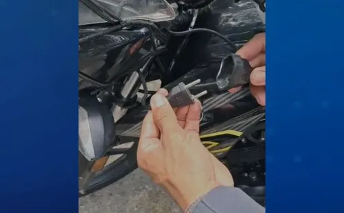 
          Imagem ilustrativa da imagem PM prende três por tráfico e apreende moto adulterada em Vitória
          