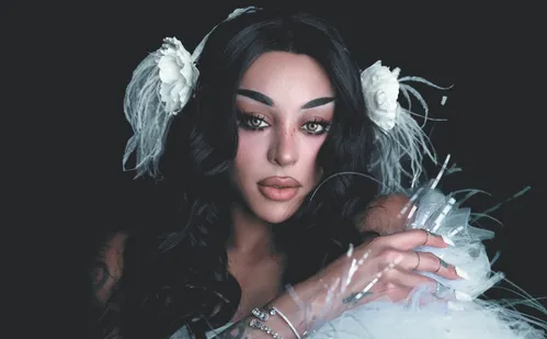 
          Imagem ilustrativa da imagem Pabllo Vittar mergulha na luxúria e mira mercado internacional em novo álbum
          