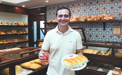 
          Imagem ilustrativa da imagem Padarias vão distribuir 50 mil pães em troca de garrafas e tampinhas
          