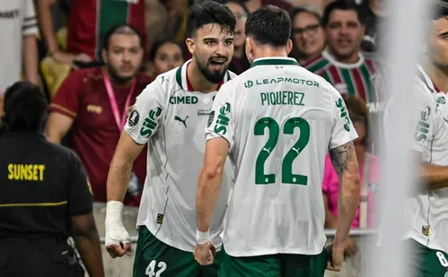 
          Imagem ilustrativa da imagem Palmeiras vence Fluminense no Maracanã e abre vantagem na semifinal da Libertadores
          