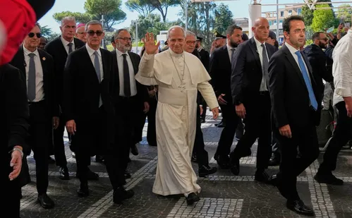 
          Imagem ilustrativa da imagem Papa Leão 14 recebe diagnóstico de câncer de pulmão após cirurgia
          