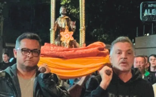 
          Imagem ilustrativa da imagem Peregrinação leva relíquia de São Francisco  ao Convento
          