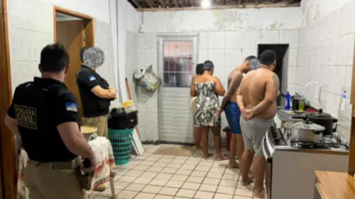 
          Imagem ilustrativa da imagem Polícia Civil desarticula grupo criminoso responsável pelo "golpe do falso parente"
          