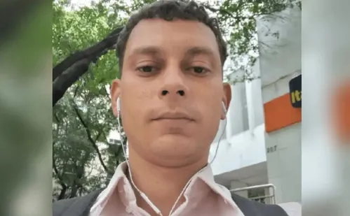 
          Imagem ilustrativa da imagem Polícia indicia 13 no caso de homem confundido com ladrão e morto em Copacabana
          