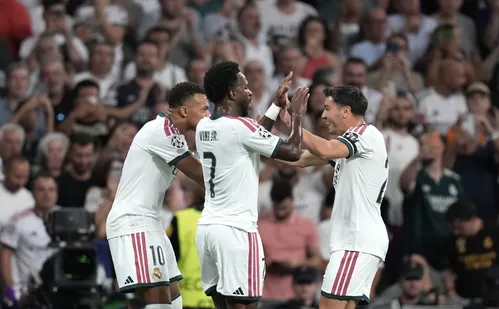 
          Imagem ilustrativa da imagem Real Madrid se aproveita de falhas da Inter e estreia com vitória
          