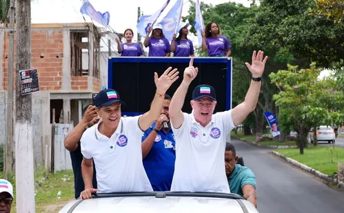 
          Imagem ilustrativa da imagem Ricardo Ferraço faz caminhada por Grande Terra Vermelha acompanhado de Casagrande
          