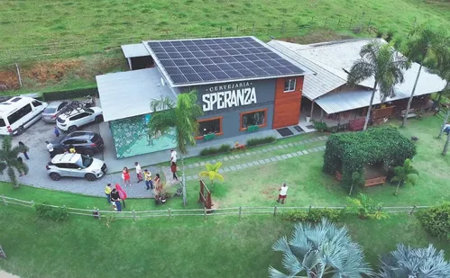 
          Imagem ilustrativa da imagem Rota da Ferradura reúne restaurantes, cafés e natureza em Guarapari
          