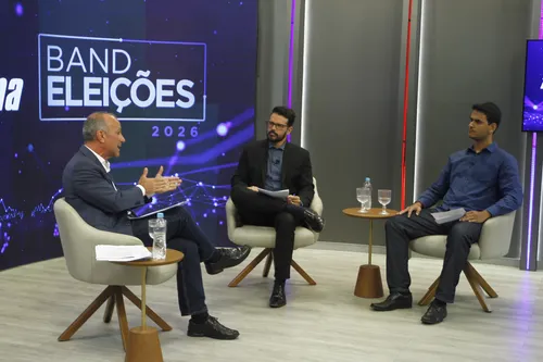 
          Imagem ilustrativa da imagem Sabatina TV Tribuna/Band: "Não passo mão na cabeça de ninguém", diz Helder
          