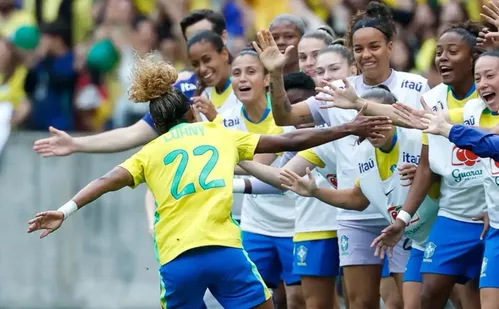 
          Imagem ilustrativa da imagem Seleção feminina faz 3 a 1 na Argentina em primeiro jogo no Beira-Rio
          