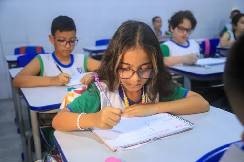 
          Imagem ilustrativa da imagem Serra amplia educação integral com 1.800 novas vagas
          