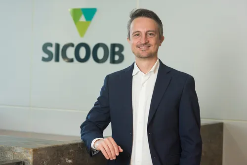 
          Imagem ilustrativa da imagem Sicoob ES amplia prazo de pagamento em financiamento estudantil
          