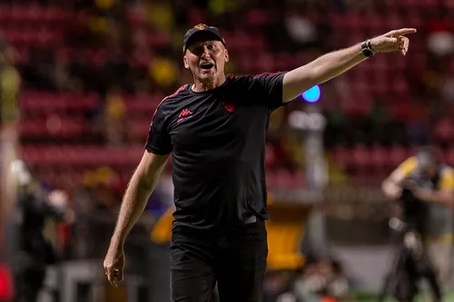 
          Imagem ilustrativa da imagem Sport anuncia saída de Gilmar Dal Pozzo após derrota para o Ceará
          