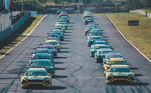 
          Imagem ilustrativa da imagem Stock Car volta a Curvelo neste domingo
          