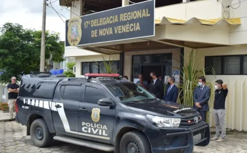 
          Imagem ilustrativa da imagem Suspeito é preso após agredir, ameaçar e extorquir a própria mãe no Noroeste do ES
          
