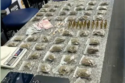 
          Imagem ilustrativa da imagem Suspeitos de integrar o PCC são presos com armas e drogas no Recife
          