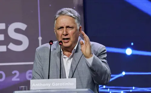 
          Imagem ilustrativa da imagem TSE dá dois dias para MP opinar sobre saída de Garotinho; Paes o chama de 'laranja'
          