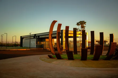
          Imagem ilustrativa da imagem Uniube abre Cidade do Agro com 550 mil m² em Uberaba
          