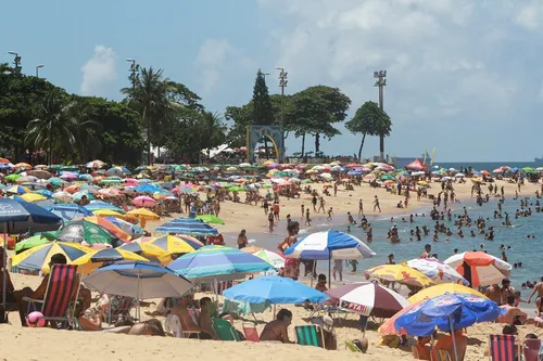 
          Imagem ilustrativa da imagem Vem calor por aí! Feriado prolongado terá temperaturas de até 35ºC no ES
          