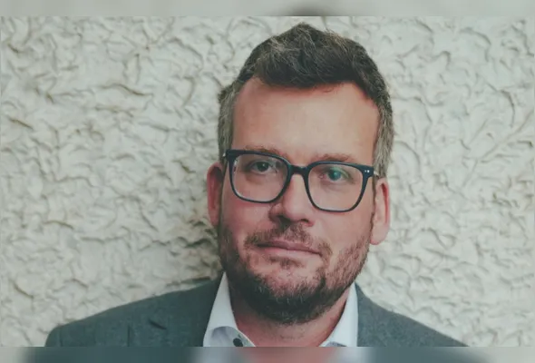 John Green aborda o preço que as pessoas pagam pela fama