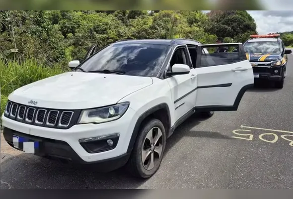 Veículo Jeep Compass apreendido pela PRF tinha registro de roubo em 7 de julho deste ano