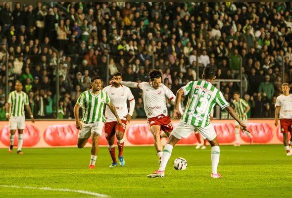 Imagem ilustrativa da imagem Náutico é goleado pelo Juventude e cai na Série B