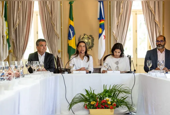 Imagem ilustrativa da imagem Raquel Lyra comanda primeira reunião com secretariado após reeleição