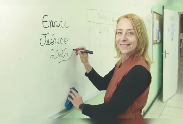Coordenadora do curso de Pedagogia, Angélica Vago