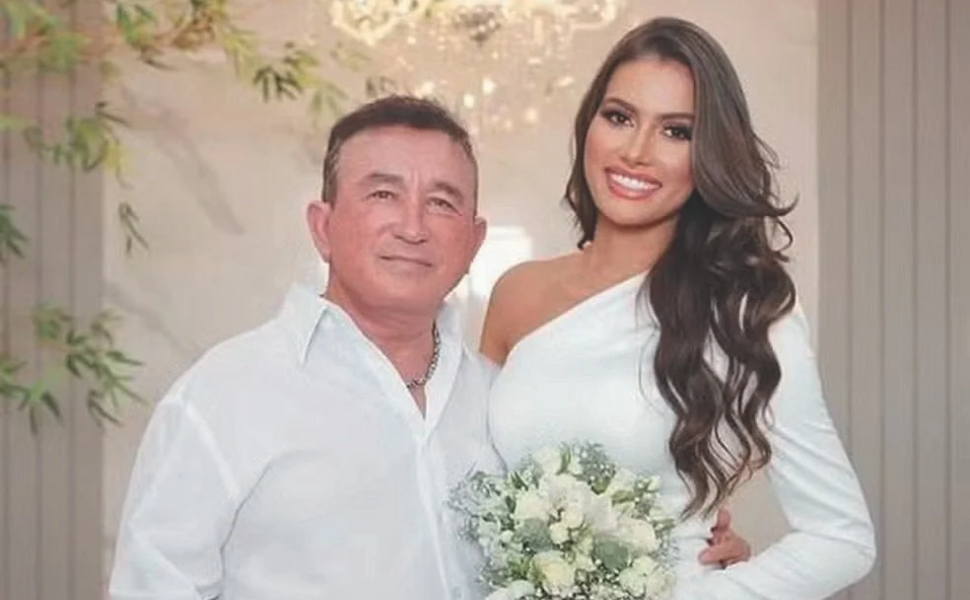 Amado Batista e sua esposa, Calita Franciele, que é 51 anos mais nova que ele