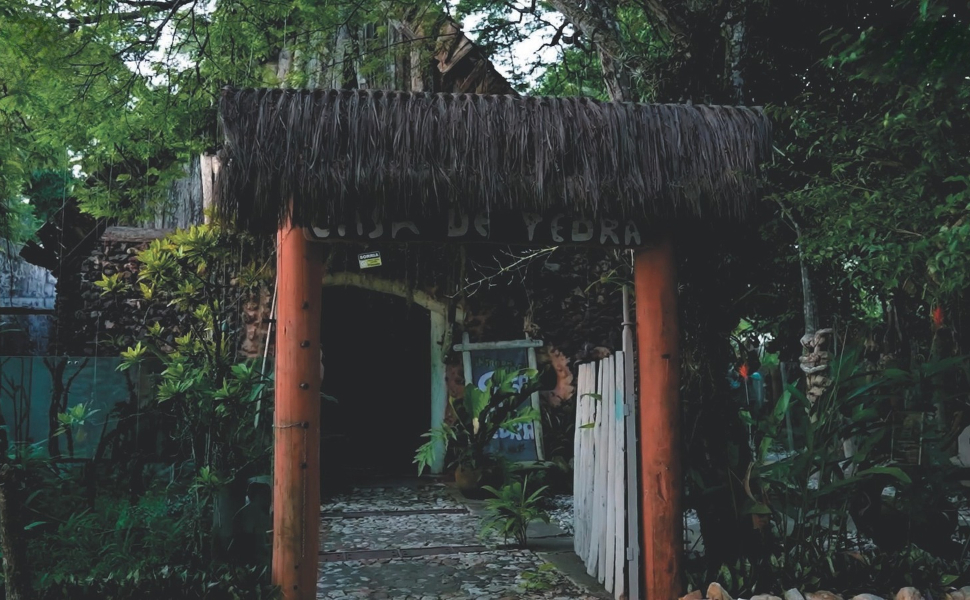 Entrada da Casa de Pedra, construída em Jacaraípe há cerca de 30 anos